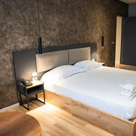Center Boutique 酒店 地拉那
