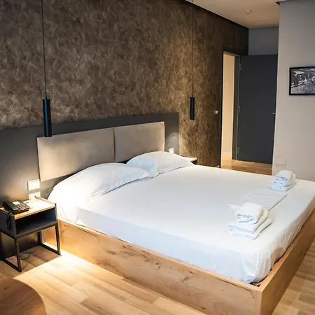 Center Boutique 酒店 地拉那